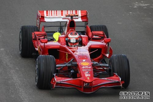 F1伊莫拉站排位赛：皮亚斯特里斩获杆位